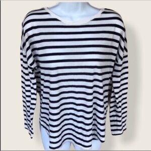 Boden Light as a featherweight Top Striped Long Sleeve Comfy
Size  Small